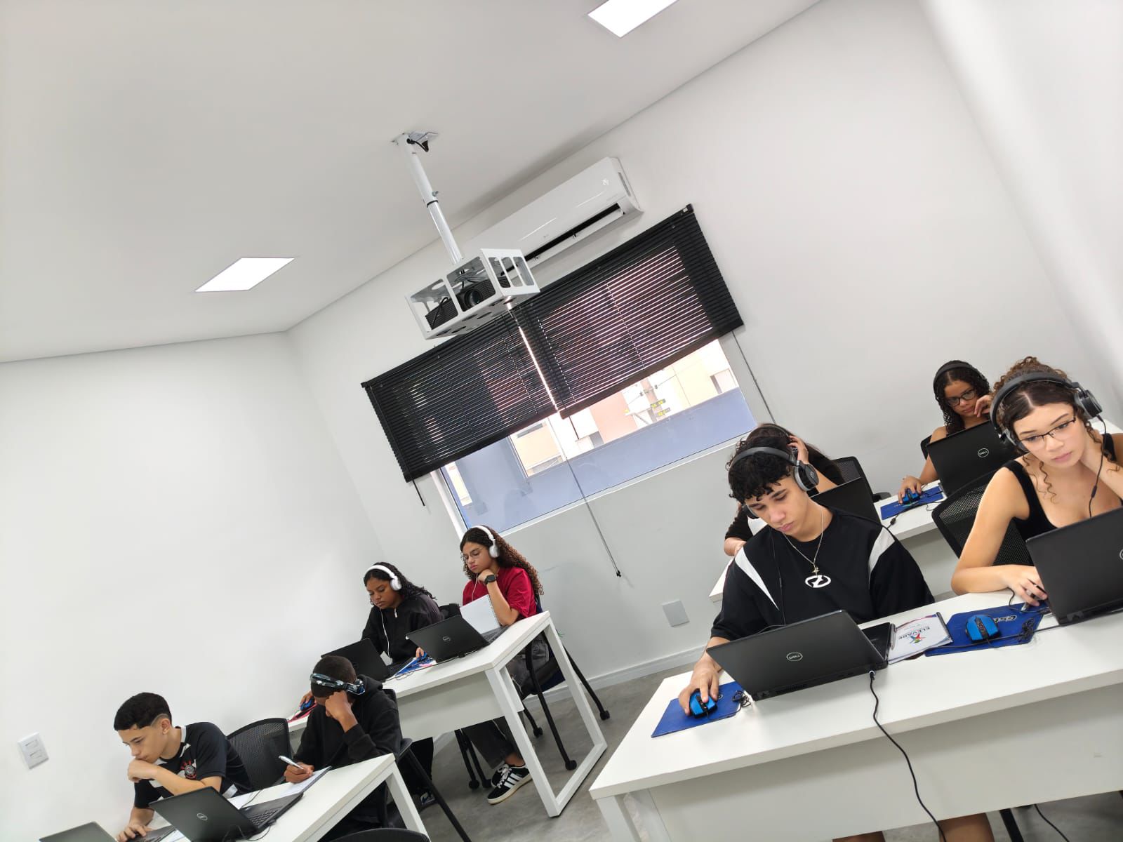 Aluna estudando